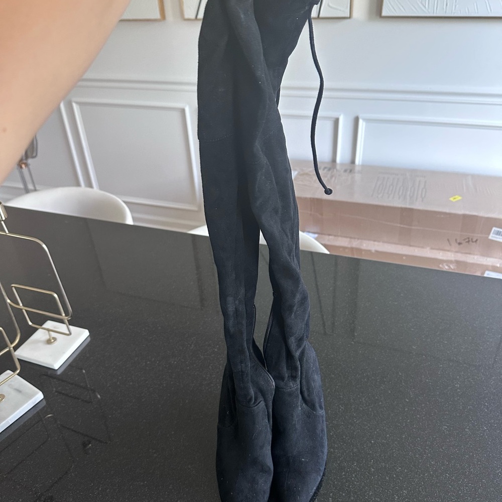 Aldo Black Heeled Boots Sleek Timeless Design